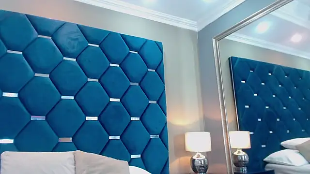 ThaniaJones online show from March 25, 2026, 12:11 pm