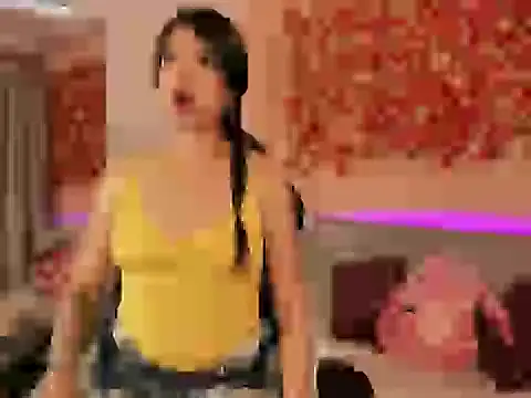 Snapshot of Sweet_Candies chatting on June 12, 2026, 12:20 am Sweet Candies online show from June 12, 2026, 12:20 am
