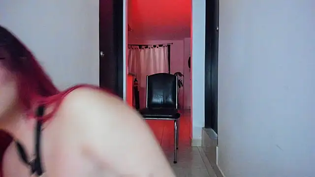 Snapshot of Dafne_Moon chatting on February 26, 2025, 6:58 am Dafne Moon online show from February 26, 2025, 6:58 am