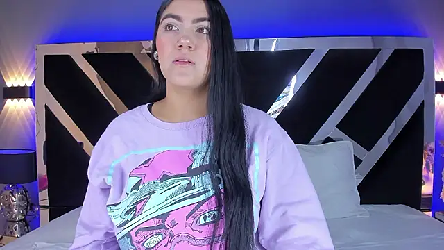 Snapshot of PaulinaDuarte chatting on December 2, 2024, 11:45 am PaulinaDuarte online show from December 2, 2024, 11:45 am