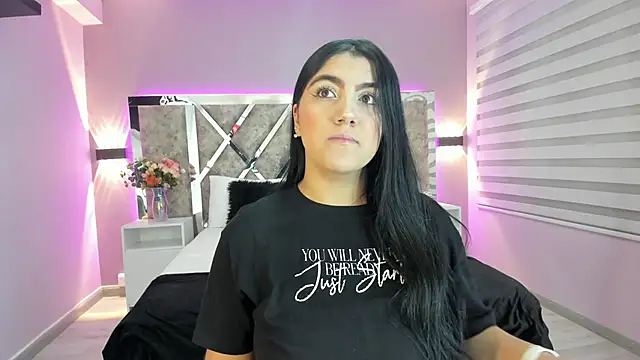 Snapshot of PaulinaDuarte chatting on December 14, 2024, 1:38 pm PaulinaDuarte online show from December 14, 2024, 1:38 pm