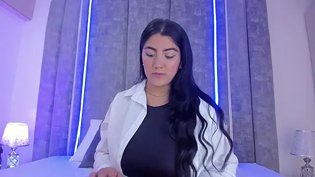 Snapshot of PaulinaDuarte chatting on December 16, 2024, 7:32 pm PaulinaDuarte online show from December 16, 2024, 7:32 pm
