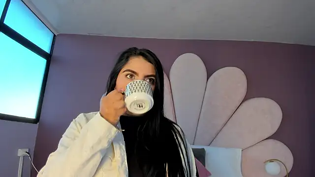 Snapshot of PaulinaDuarte chatting on January 23, 2025, 1:02 pm PaulinaDuarte online show from January 23, 2025, 1:02 pm