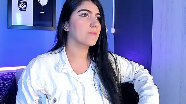 Snapshot of PaulinaDuarte chatting on March 14, 2025, 12:07 pm PaulinaDuarte online show from March 14, 2025, 12:07 pm
