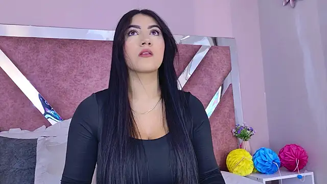PaulinaDuarte online show from June 27, 2026, 12:10 pm