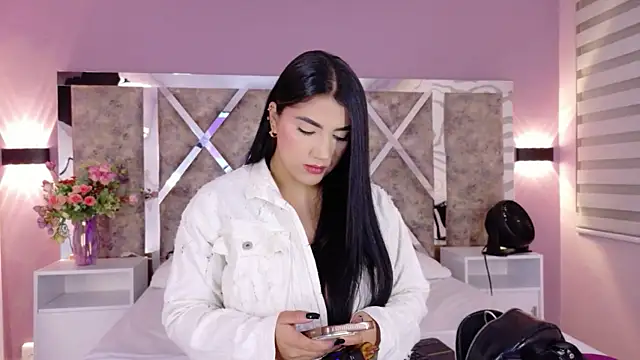 PaulinaDuarte online show from July 29, 2026, 11:30 am