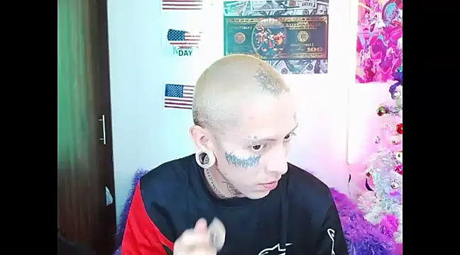 Snapshot of deivid_estrada chatting on December 17, 2024, 3:17 pm deivid estrada online show from December 17, 2024, 3:17 pm