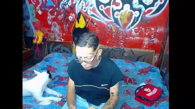 Snapshot of deivid_estrada chatting on March 8, 2025, 10:34 pm deivid estrada online show from March 8, 2025, 10:34 pm