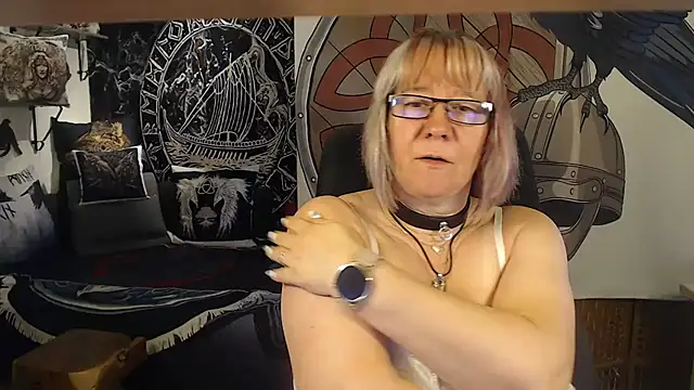 TittenMichelle online show from July 7, 2026, 6:16 am