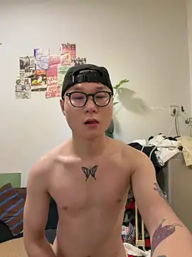 Snapshot of Eric246 chatting on June 26, 2026, 4:00 pm Eric246 online show from June 26, 2026, 4:00 pm