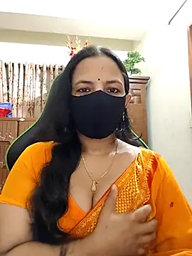 Payel-Sen online show from May 5, 2026, 8:28 pm