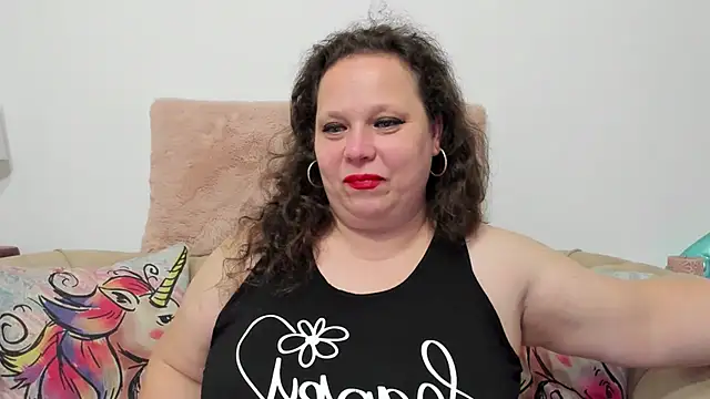 KarolineJoyy online show from November 28, 2025, 7:38 pm