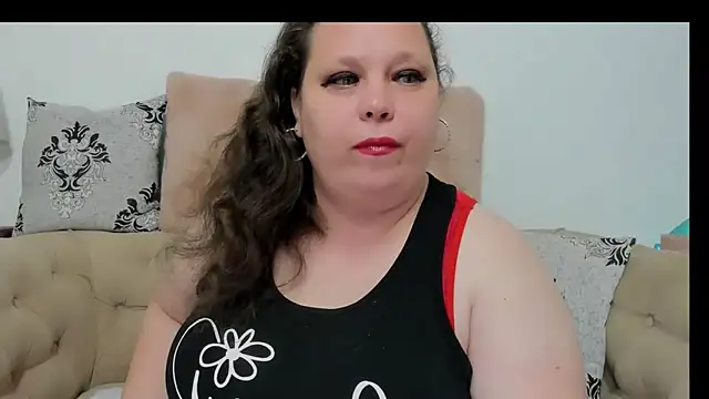 KarolineJoyy online show from May 3, 2026, 6:25 pm
