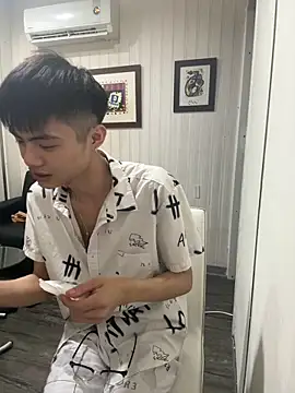 Snapshot of mumuowl chatting on September 18, 2025, 6:10 pm mumuowl online show from September 18, 2025, 6:10 pm