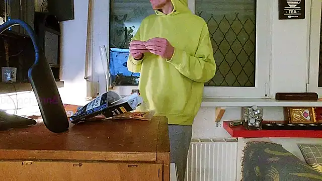 Snapshot of BongChannel chatting on January 3, 2025, 4:59 pm BongChannel online show from January 3, 2025, 4:59 pm