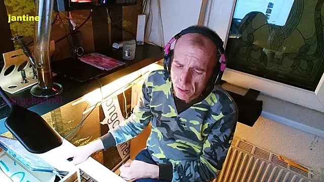 Snapshot of BongChannel chatting on January 9, 2025, 3:26 am BongChannel online show from January 9, 2025, 3:26 am