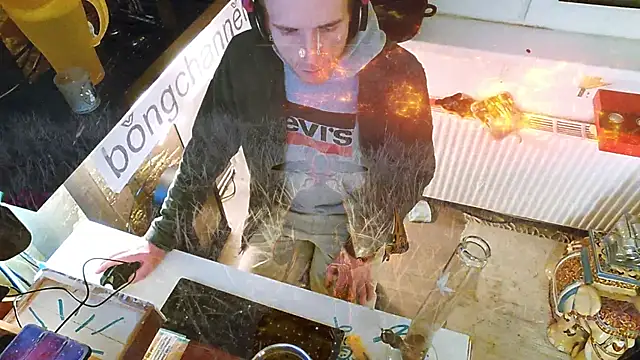 Snapshot of BongChannel chatting on February 1, 2025, 10:13 pm BongChannel online show from February 1, 2025, 10:13 pm