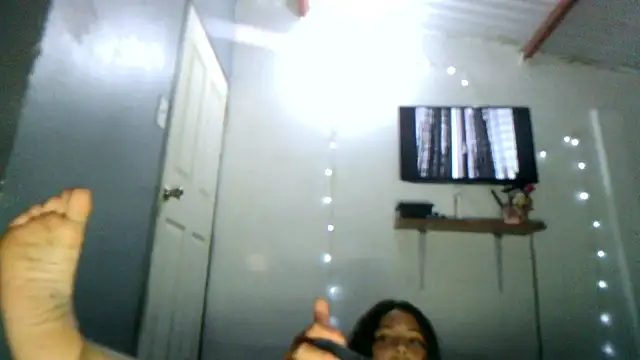 linzeysmith4 online show from March 18, 2026, 3:31 am