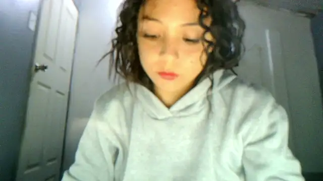 linzeysmith4 online show from March 21, 2026, 7:24 am