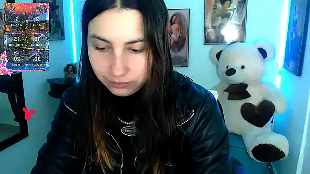 Snapshot of Cristal_erotik chatting on December 2, 2024, 11:56 am Cristal erotik online show from December 2, 2024, 11:56 am