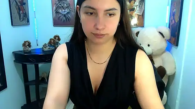 Snapshot of Cristal_erotik chatting on January 8, 2025, 7:03 pm Cristal erotik online show from January 8, 2025, 7:03 pm