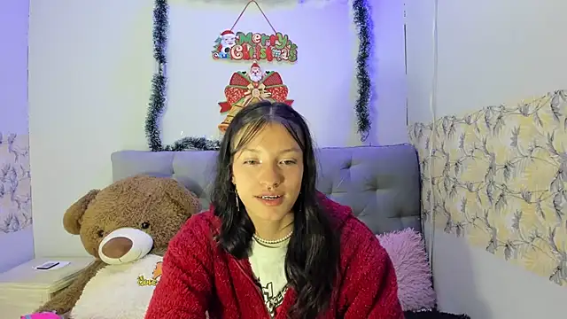 Snapshot of Emma-Wilson chatting on December 31, 2024, 5:11 am Emma-Wilson online show from December 31, 2024, 5:11 am