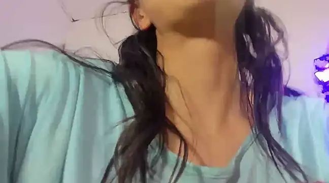 Snapshot of Emma-Wilson chatting on January 22, 2025, 7:03 pm Emma-Wilson online show from January 22, 2025, 7:03 pm