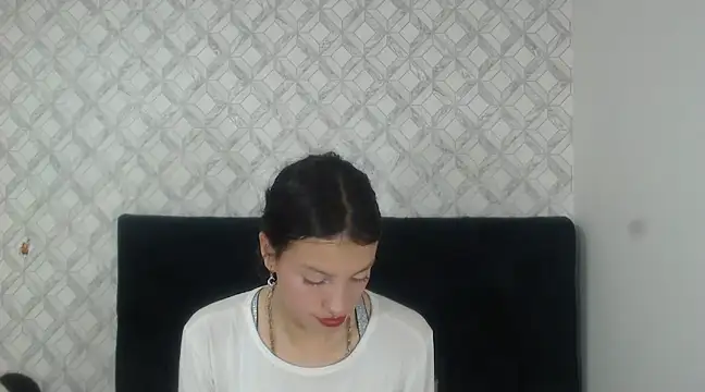 Snapshot of Emma-Wilson chatting on February 25, 2025, 9:35 pm Emma-Wilson online show from February 25, 2025, 9:35 pm