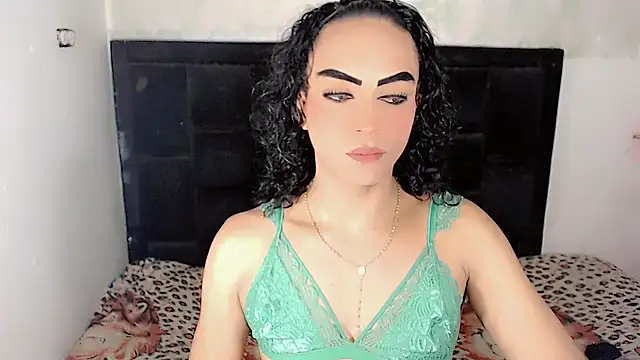 Michell Queen online show from May 13, 2026, 4:43 am