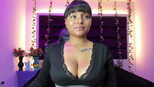 Snapshot of sweelanna__ chatting on July 5, 2026, 12:28 am sweelanna online show from July 5, 2026, 12:28 am