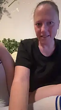 MoniqueLaFee online show from June 14, 2026, 2:35 am