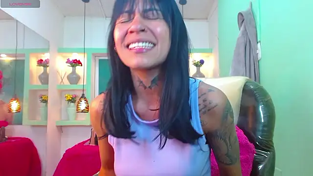 Snapshot of lorenapinto chatting on February 19, 2026, 5:14 am lorenapinto online show from February 19, 2026, 5:14 am