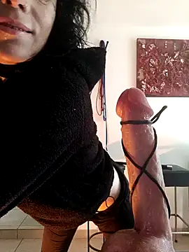 freyamoret online show from December 4, 2024, 8:45 am