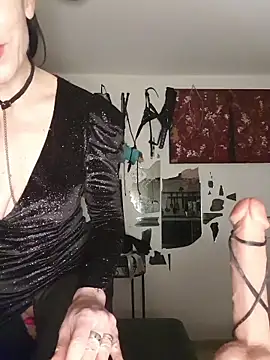 freyamoret online show from April 23, 2026, 3:52 am