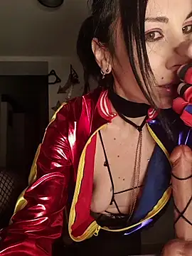 freyamoret online show from May 4, 2026, 2:18 am