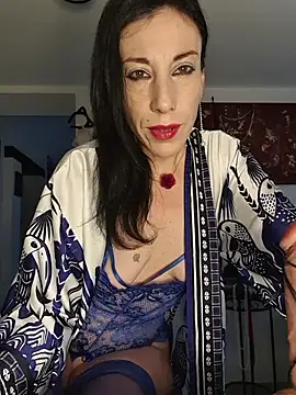 freyamoret online show from June 18, 2026, 3:40 am