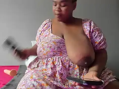 ThickLeeyanaX online show from December 18, 2024, 3:44 pm