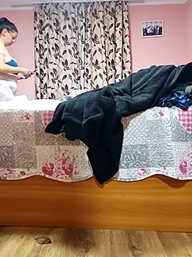 KristenVega online show from September 29, 2025, 7:02 am