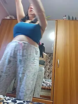 KristenVega online show from October 11, 2025, 7:18 am