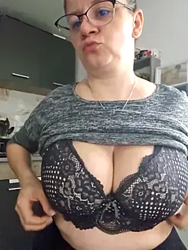 Snapshot of KristenVega chatting on February 24, 2026, 8:12 am KristenVega online show from February 24, 2026, 8:12 am