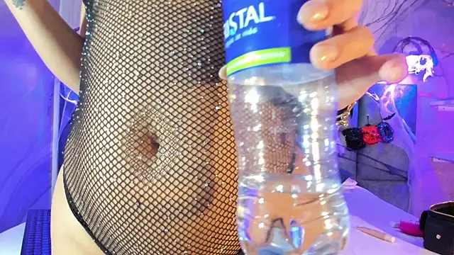 Snapshot of Ninakravis chatting on October 4, 2025, 7:12 pm Ninakravis online show from October 4, 2025, 7:12 pm