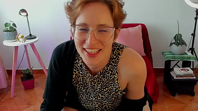 cuddlingbunny online show from December 27, 2024, 7:57 pm