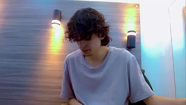 Sr BonnyEthan online show from March 18, 2026, 12:52 pm