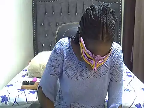 Snapshot of QueenJelly_Sexy chatting on December 13, 2024, 2:43 am QueenJelly Sexy online show from December 13, 2024, 2:43 am