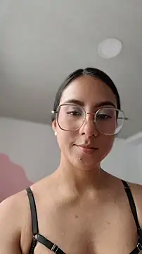 DaraBeckett online show from May 29, 2026, 2:26 pm