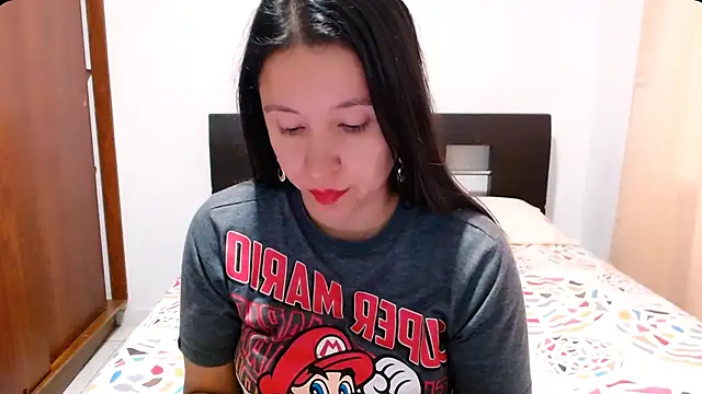 emely sexx20 online show from December 2, 2024, 10:45 pm
