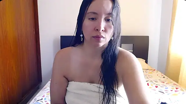 emely sexx20 online show from December 12, 2024, 3:27 pm