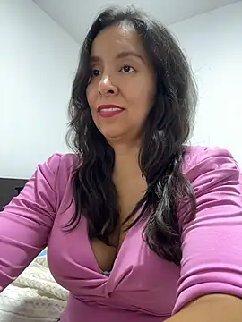 emely sexx20 online show from August 3, 2026, 12:31 am