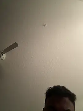 Snapshot of AndrewBigPolla chatting on April 21, 2026, 11:18 pm AndrewBigPolla online show from April 21, 2026, 11:18 pm