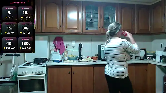 JennaDeluxe online show from April 23, 2026, 4:53 pm